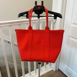 Rothy’s The Essential Tote in Bright Poppy!